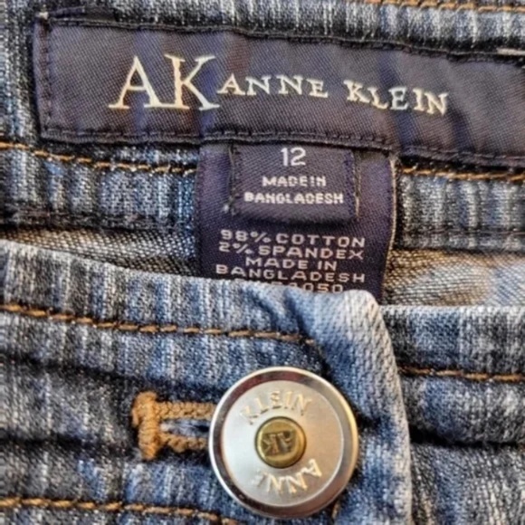 Anne Klein Vintage Boot cut Jeans with Flap Back Pockets - Picture 5 of 9